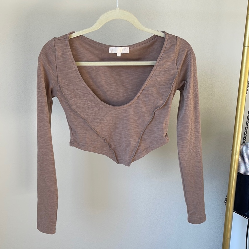 Cropped long sleeve shirt